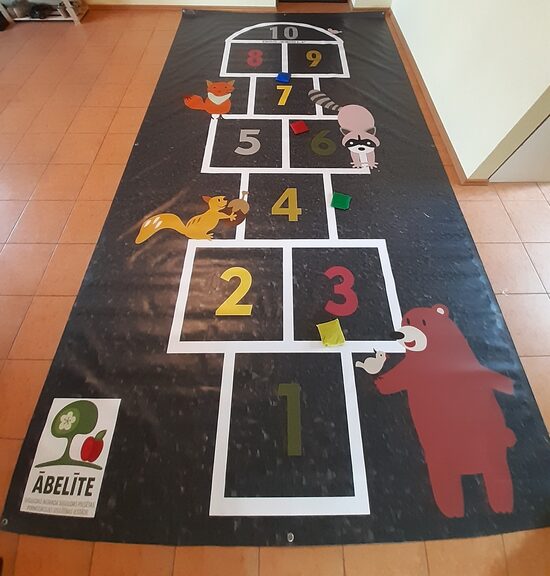 HOPSCOTCH (1,7x3,2m)